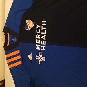 Men's XL Adidas FC Cincinnati Soccer Jersey shirt